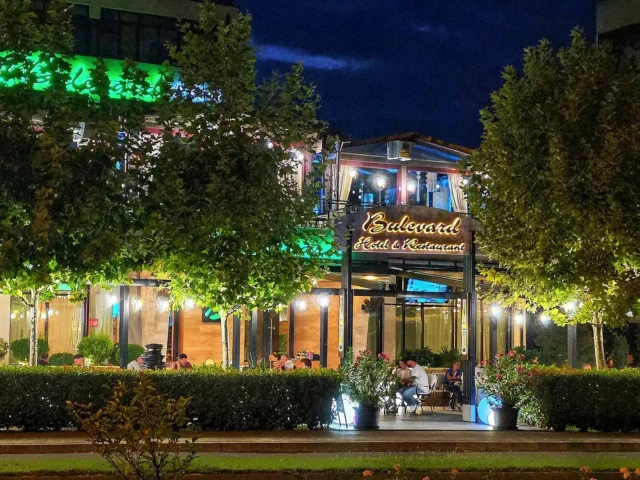 Restaurant Ambiance — Hotel Bulevard
